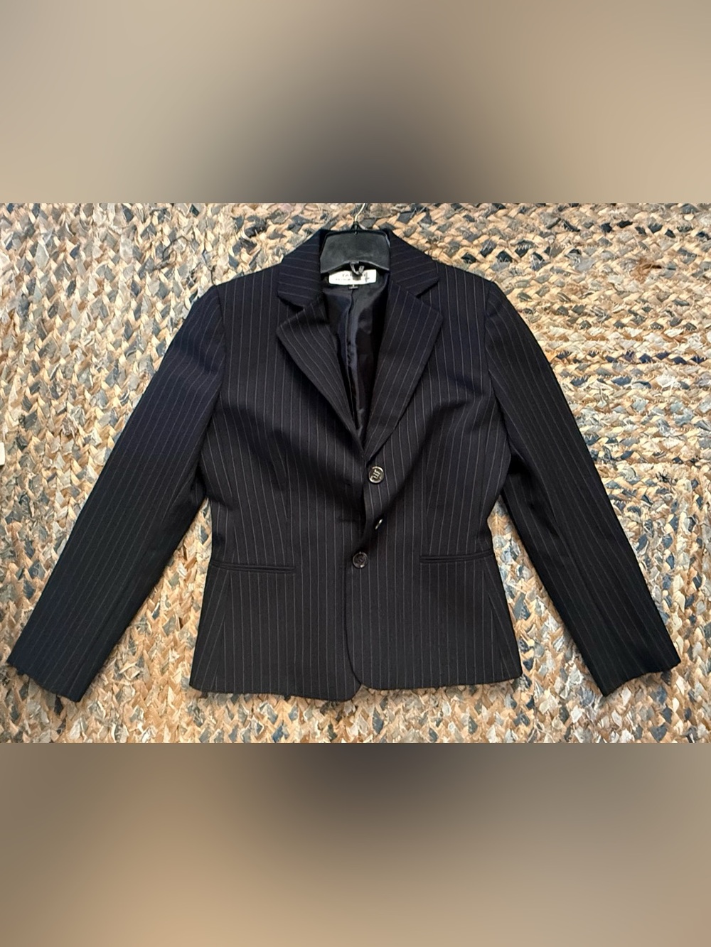 TAHARI Arthur S Levine Structured Black Pinstripe Blazer With Three Buttons